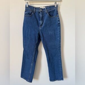 EXTRA SHORT / CURVE LOVE Abercrombie & Fitch Ultra High Rise Ankle Straight Jean